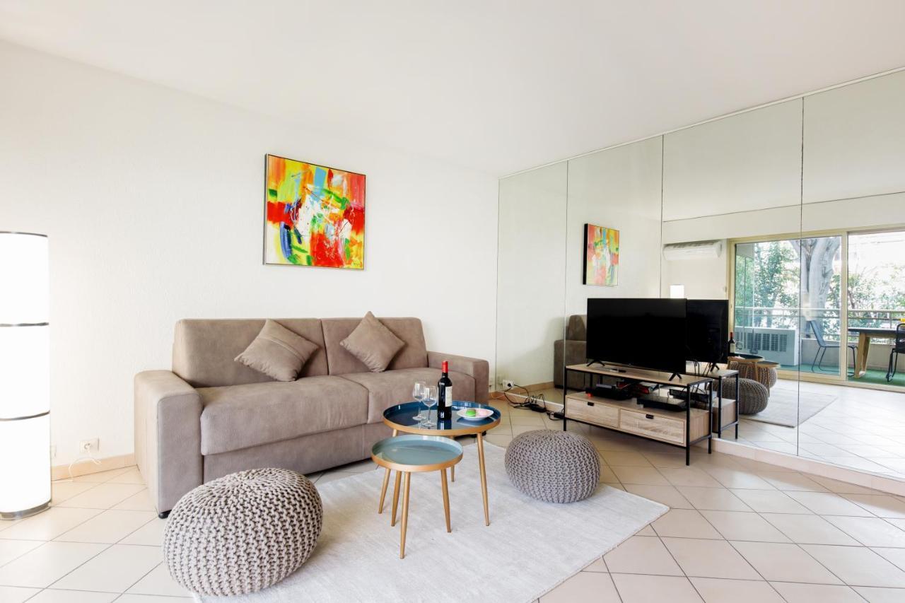 Select Home Yourhosthelper 戛纳 外观 照片